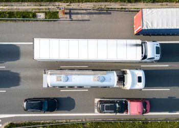 Care sunt avantajele monitorizării GPS pentru flotele auto
